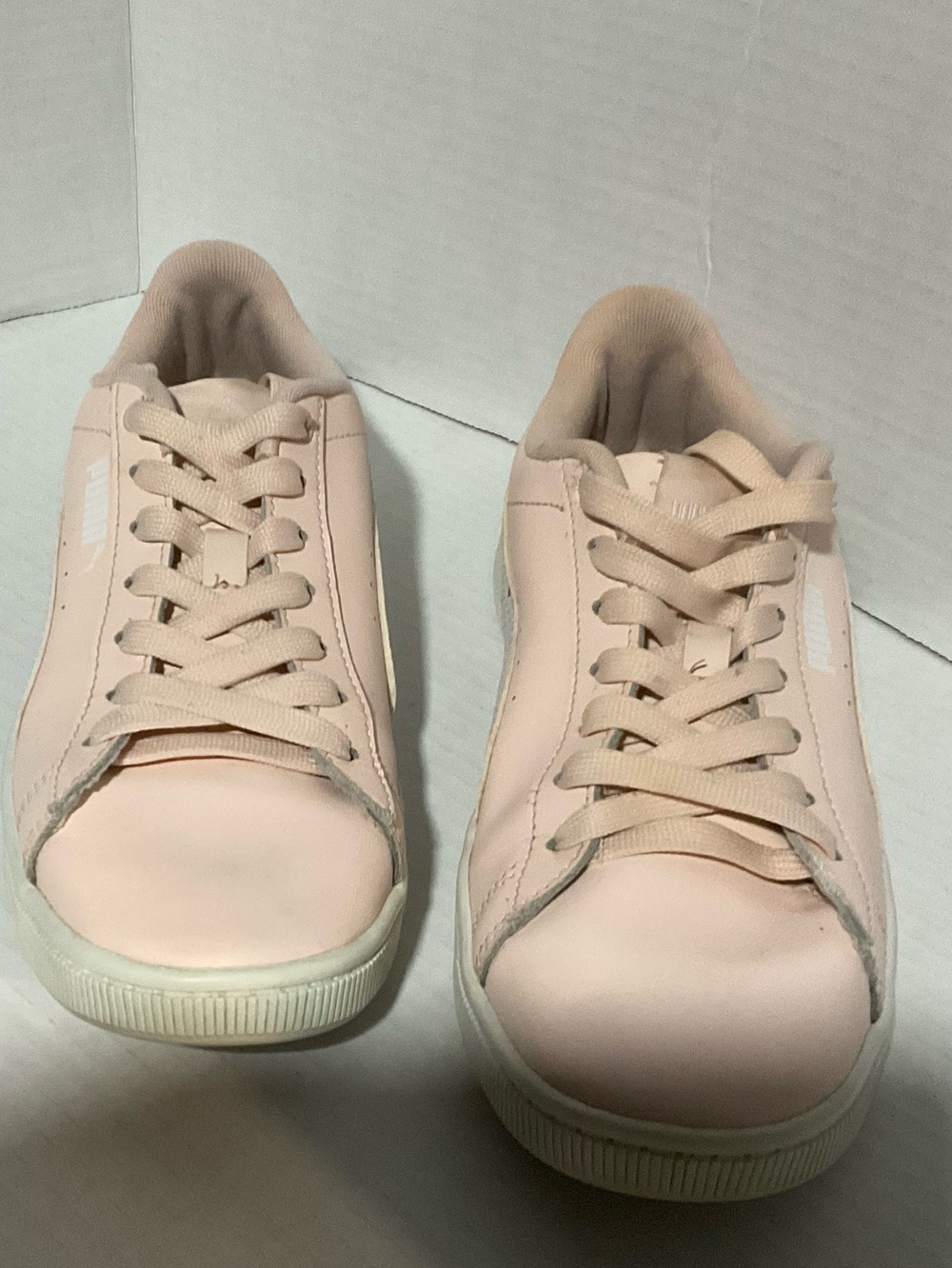 Vans Low-Top Lace-Up Sneakers in Pale Pink